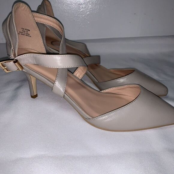 Women’s Journee Collection Mia 10 Gray Faux Leather Point Toe High Heel Shoe - Picture 5 of 12